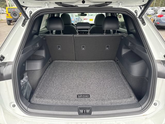 New 2026 Volkswagen Tiguan SE R-Line AWD/4WD image 14