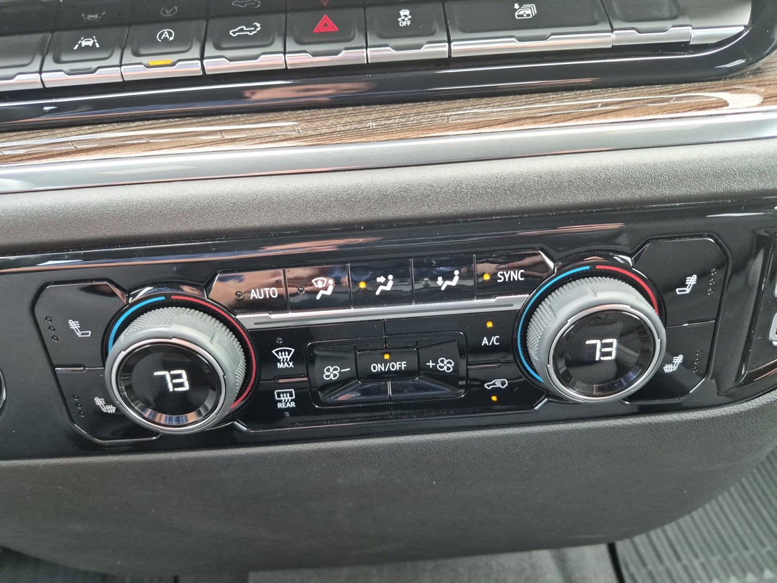 Used 2024 Chevrolet Silverado 1500 LT image 18