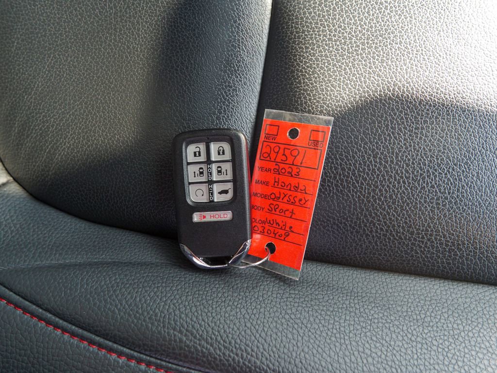 Used 2023 Honda Odyssey Sport image 37