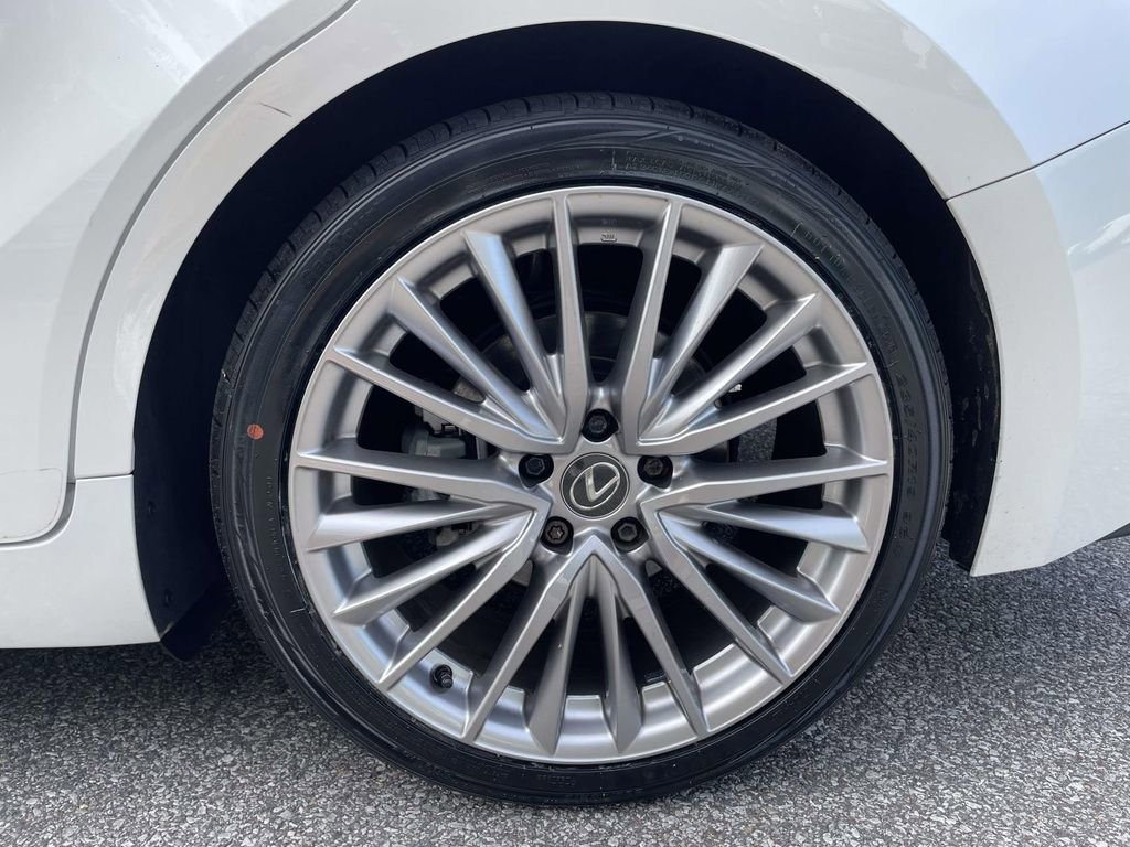 Used 2024 Lexus IS 300 w/ Premium Package RWD image 10
