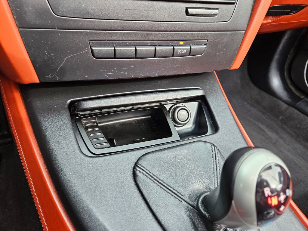 Used 2011 BMW M3 Convertible w/ Convenience Pkg image 19