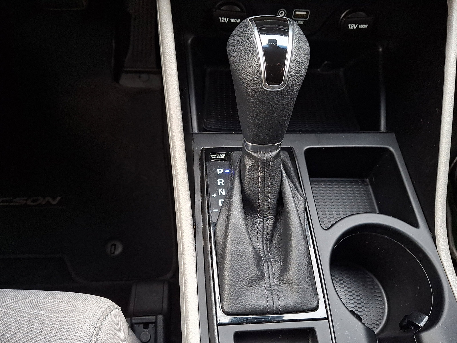 Used 2020 Hyundai Tucson SE image 14