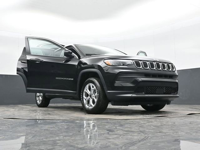 Used 2025 Jeep Compass Sport w/ Mopar Graphics Package AWD/4WD image 51