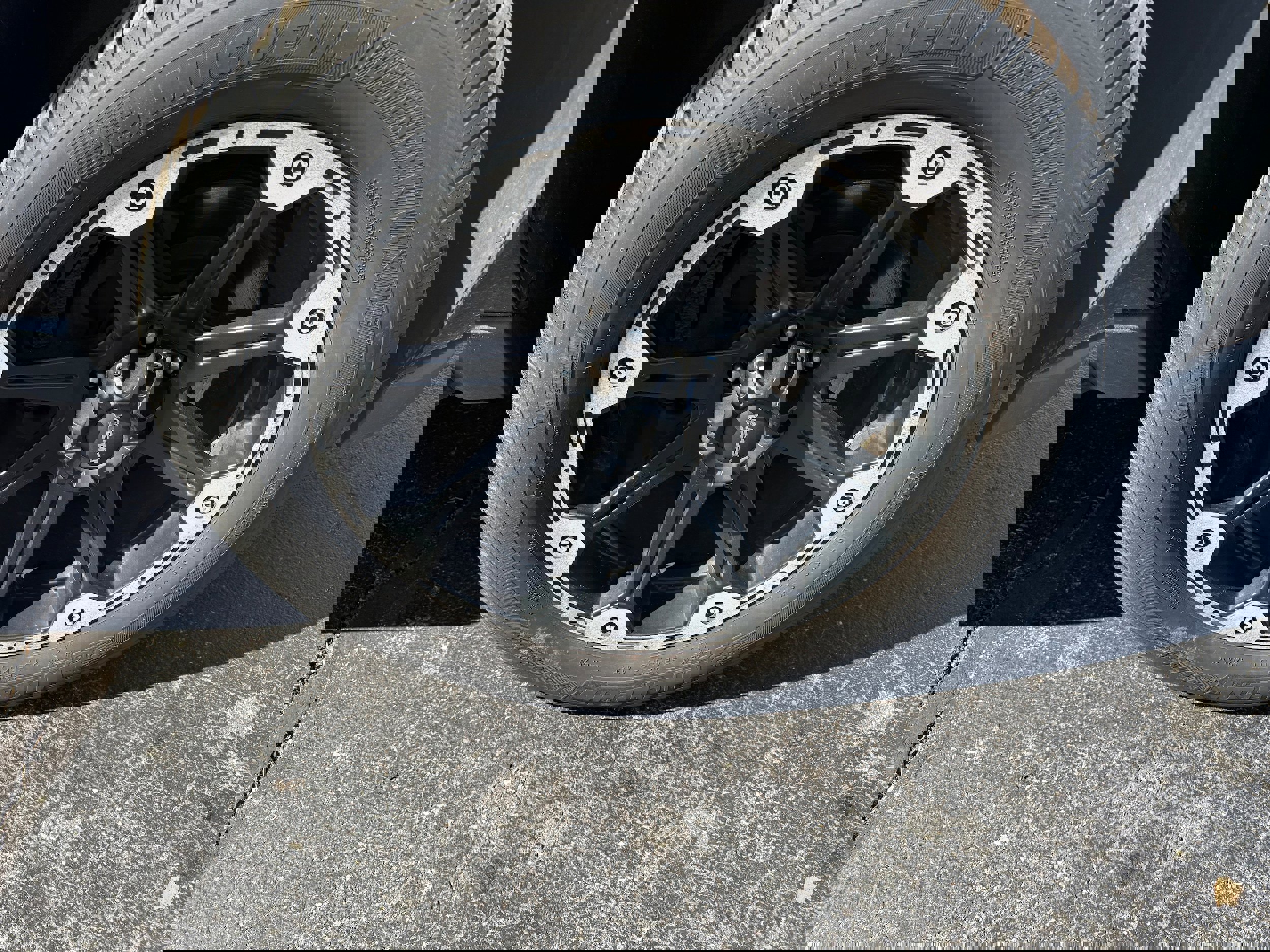 Used 2013 Chevrolet Avalanche LT w/ All-Star Edition image 15