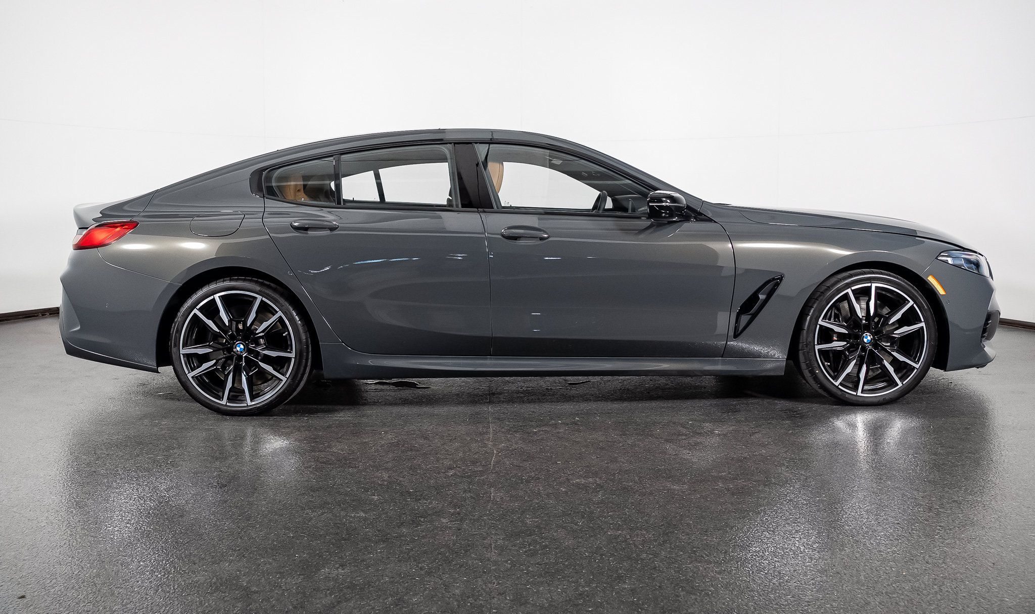 Used 2026 BMW M850i xDrive AWD/4WD image 32