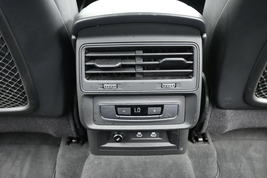 Used 2024 Audi Q7 2.0T Premium AWD/4WD image 21