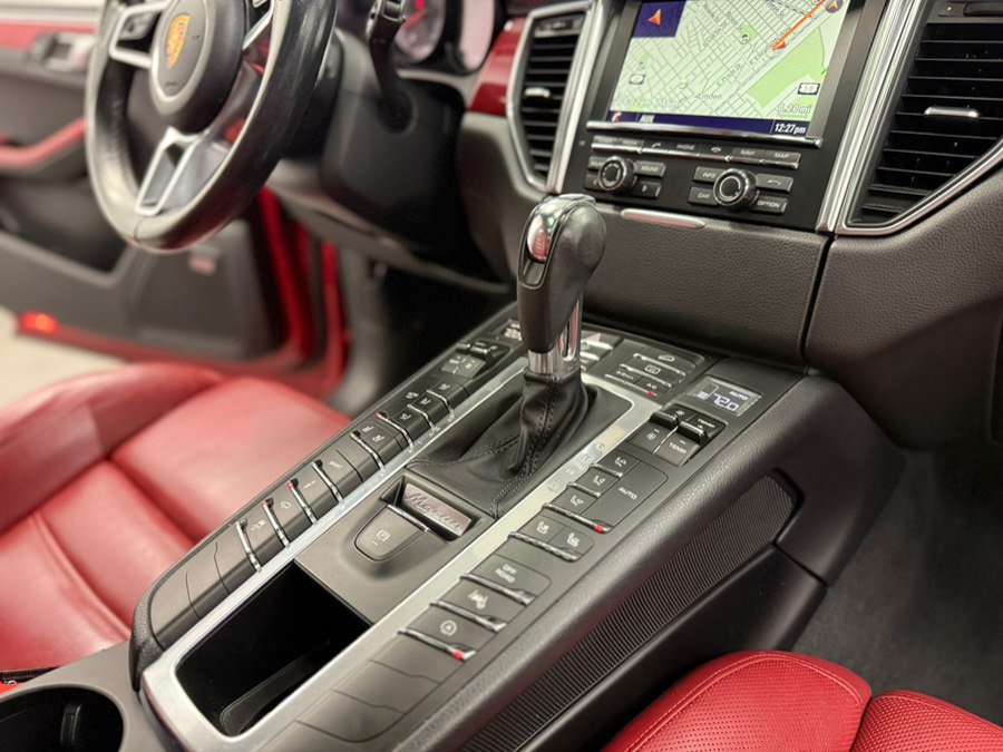 Used 2015 Porsche Macan Turbo w/ Premium Package Plus AWD/4WD image 58