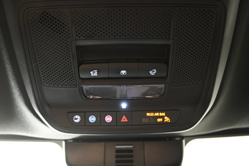 Used 2026 Chevrolet Traverse Z71 w/ LPO, Floor Liner Package AWD/4WD image 35