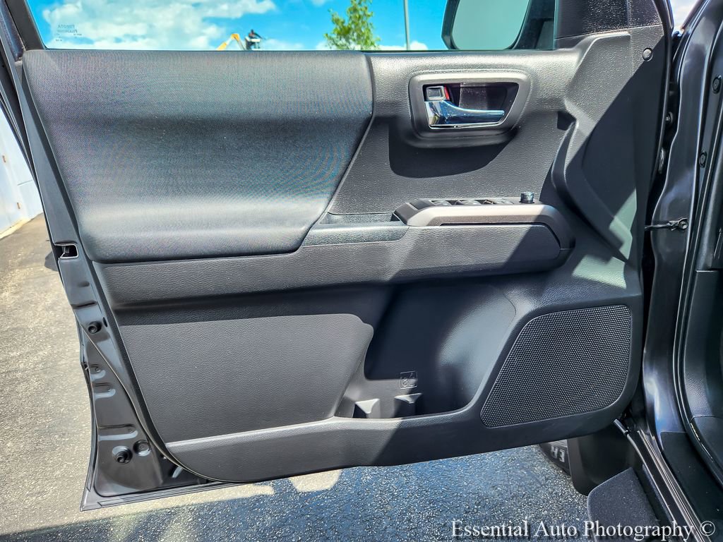 Used 2022 Toyota Tacoma TRD Sport AWD/4WD image 16