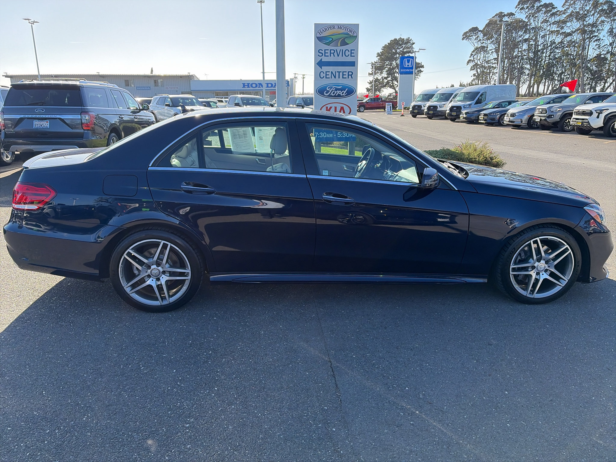 Used 2016 Mercedes-Benz E 350 4MATIC Sedan image 5