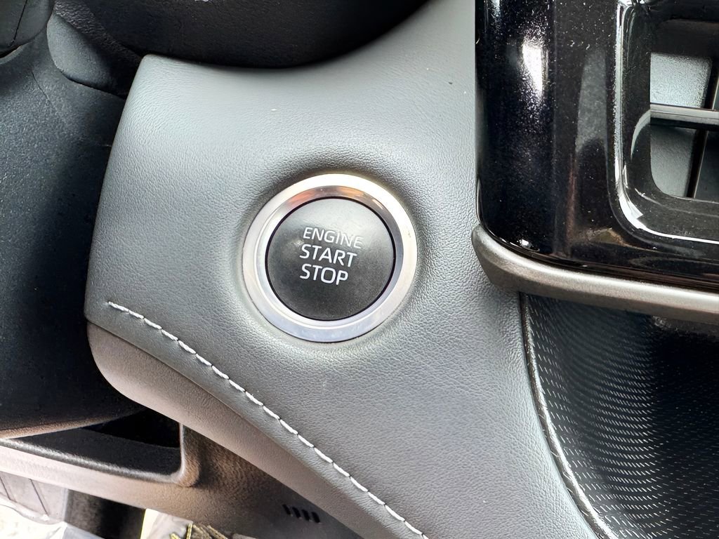 Used 2024 Toyota Highlander LE image 17