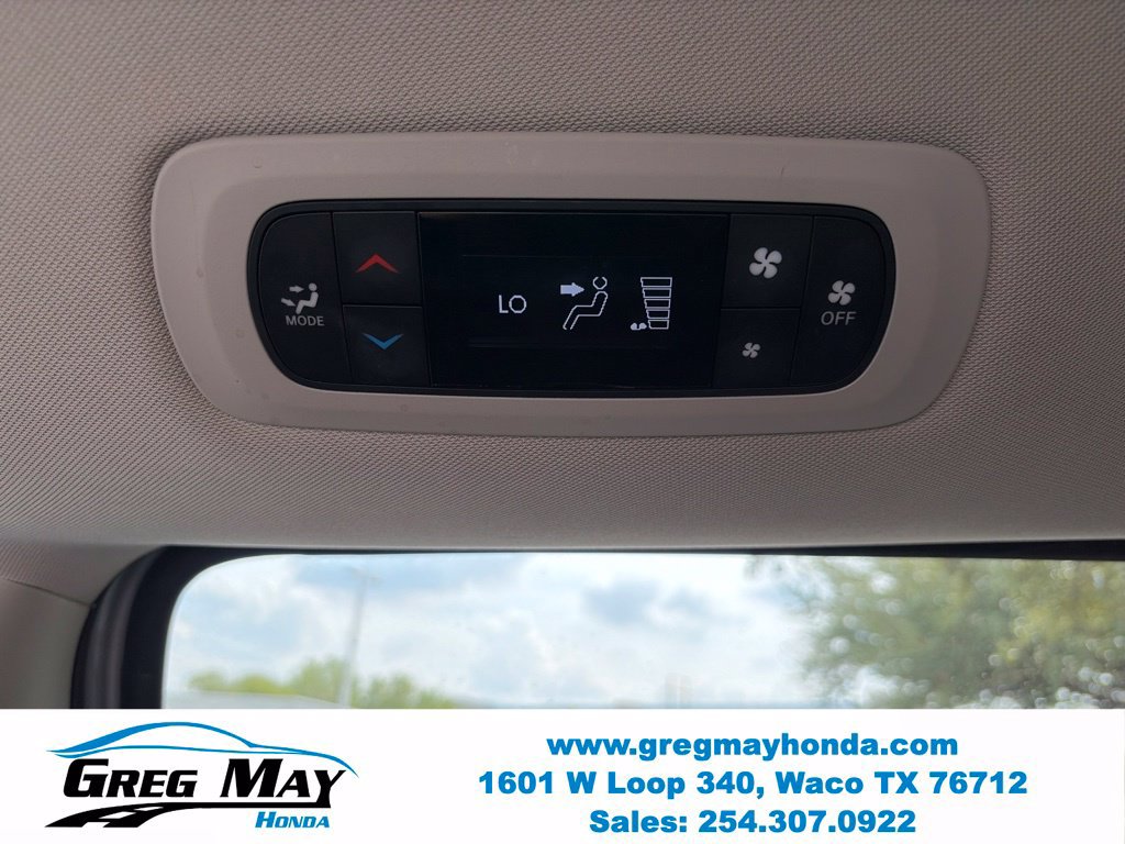 Used 2023 Chrysler Voyager LX FWD image 18