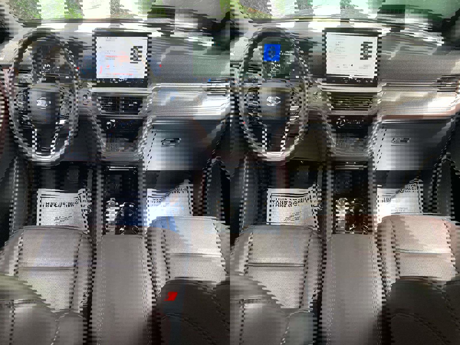 Used 2025 Ford Explorer Platinum image 18