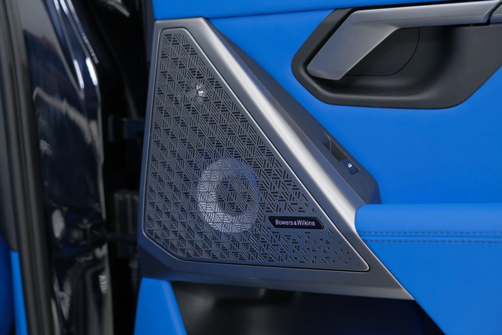 Used 2025 BMW M5 image 46