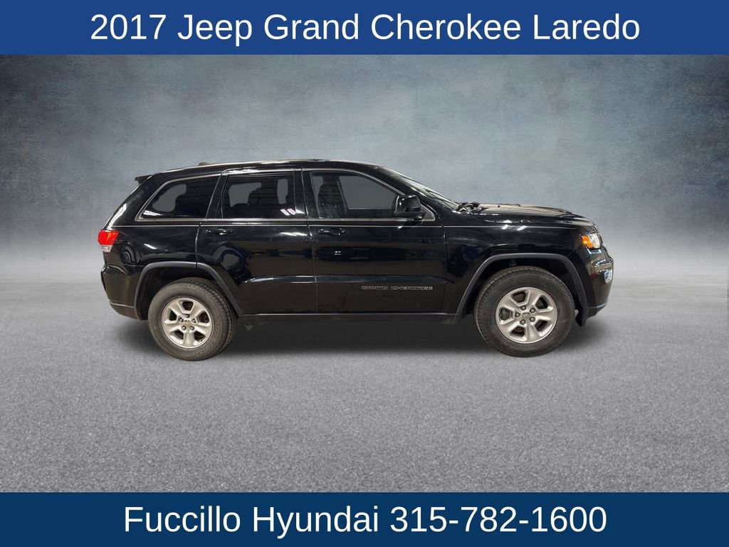 Used 2017 Jeep Grand Cherokee Laredo image 4