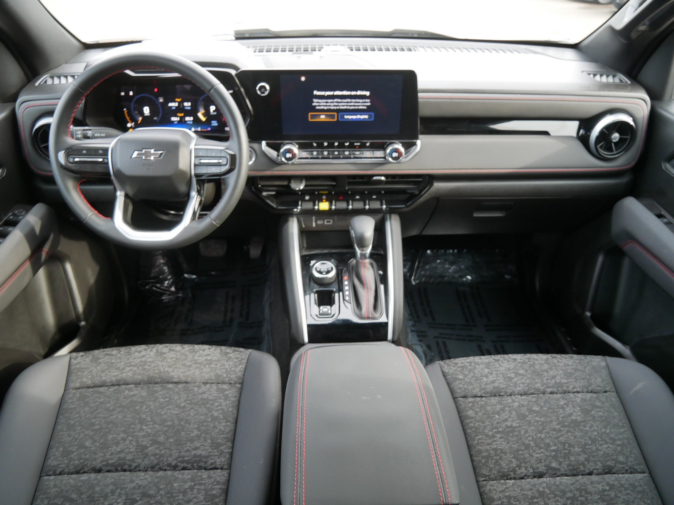 Used 2024 Chevrolet Colorado Z71 w/ Z71 Convenience Package 2 image 10