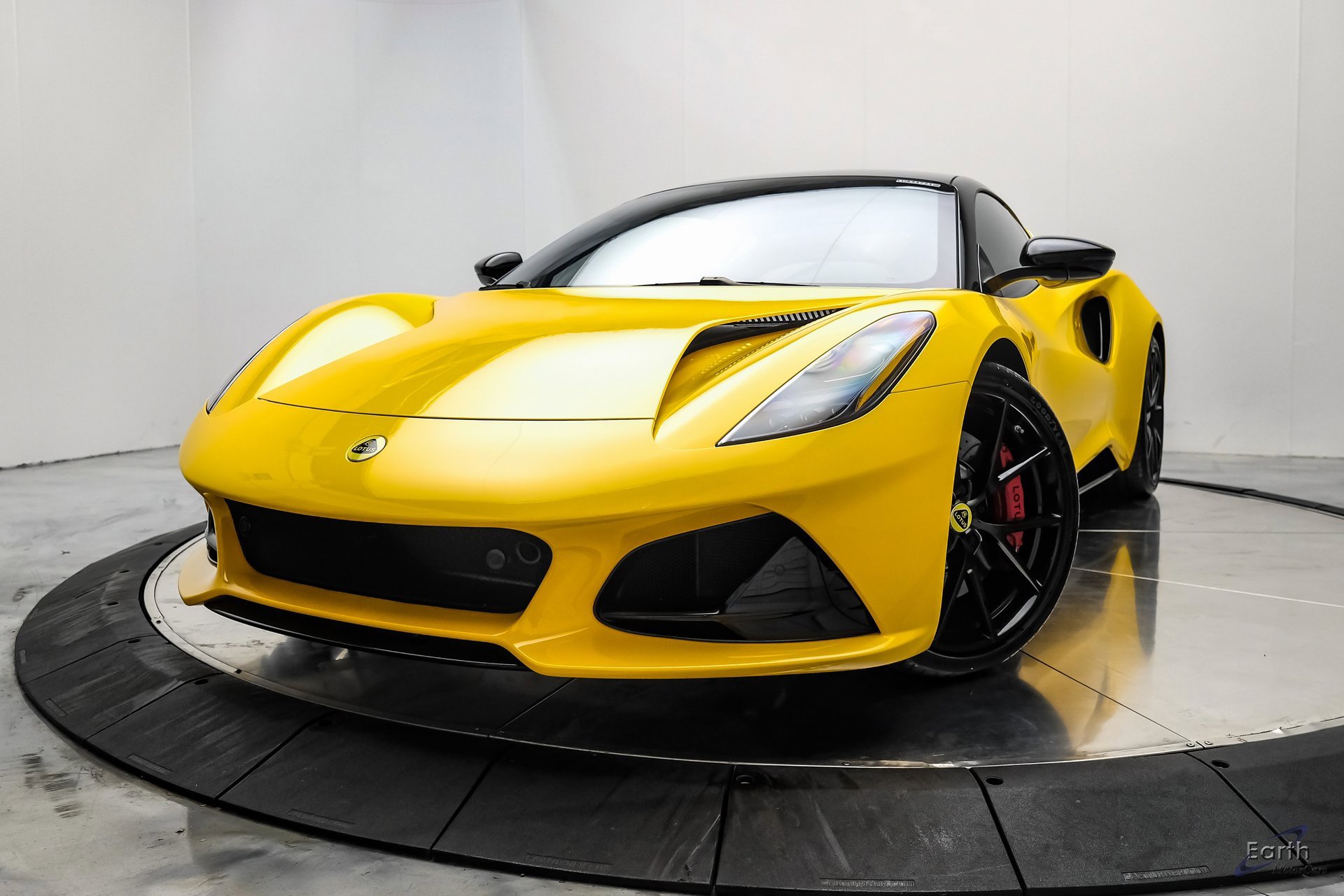 Used 2024 Lotus Emira First Edition image 3