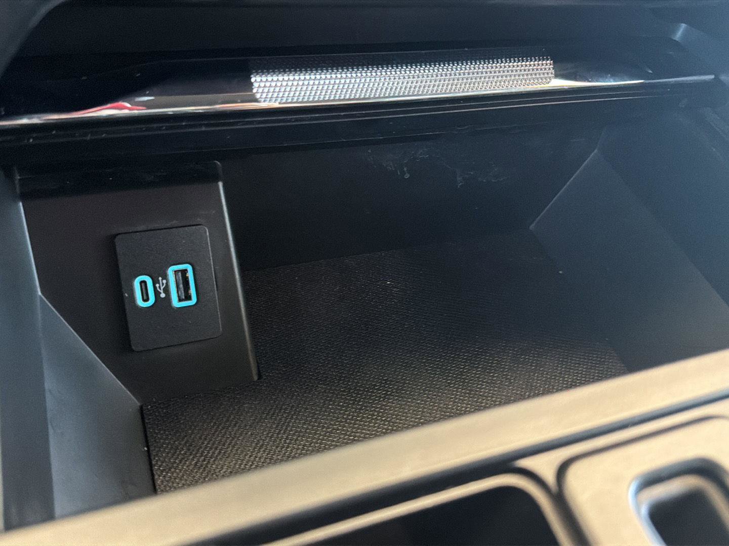 Used 2024 Ford F150 Lariat w/ Bed Utility Package image 31