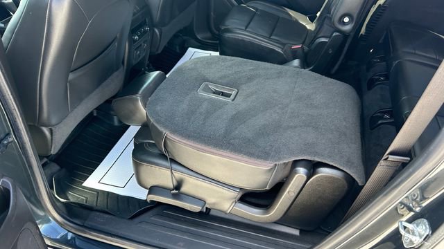 Used 2019 Chevrolet Traverse LT w/ LT Premium Package AWD/4WD image 36