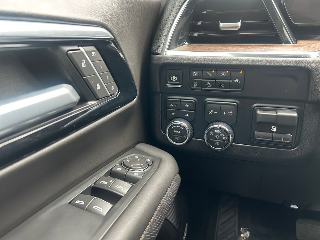 Used 2026 Chevrolet Tahoe High Country image 18