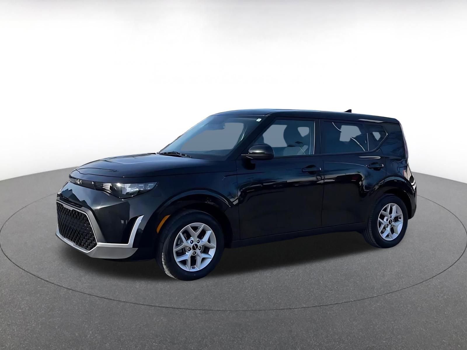 Used 2025 Kia Soul LX w/ LX Technology Package image 7