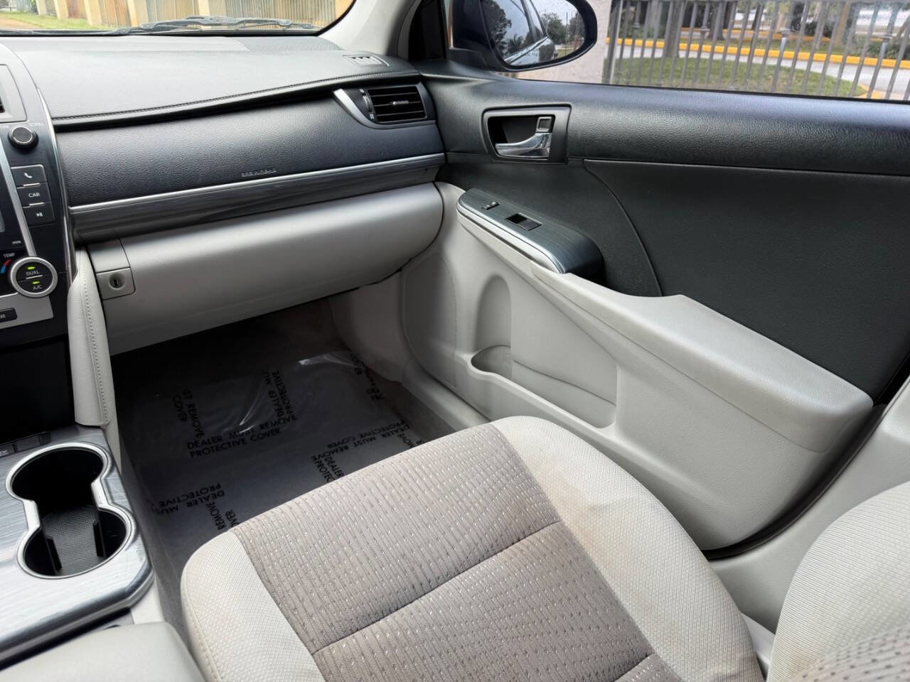 Used 2013 Toyota Camry LE image 16