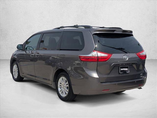 Used 2016 Toyota Sienna XLE w/ XLE Navigation Package image 8