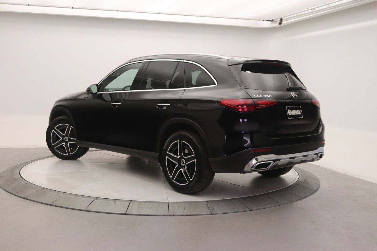 New 2026 Mercedes-Benz GLC 300 image 2