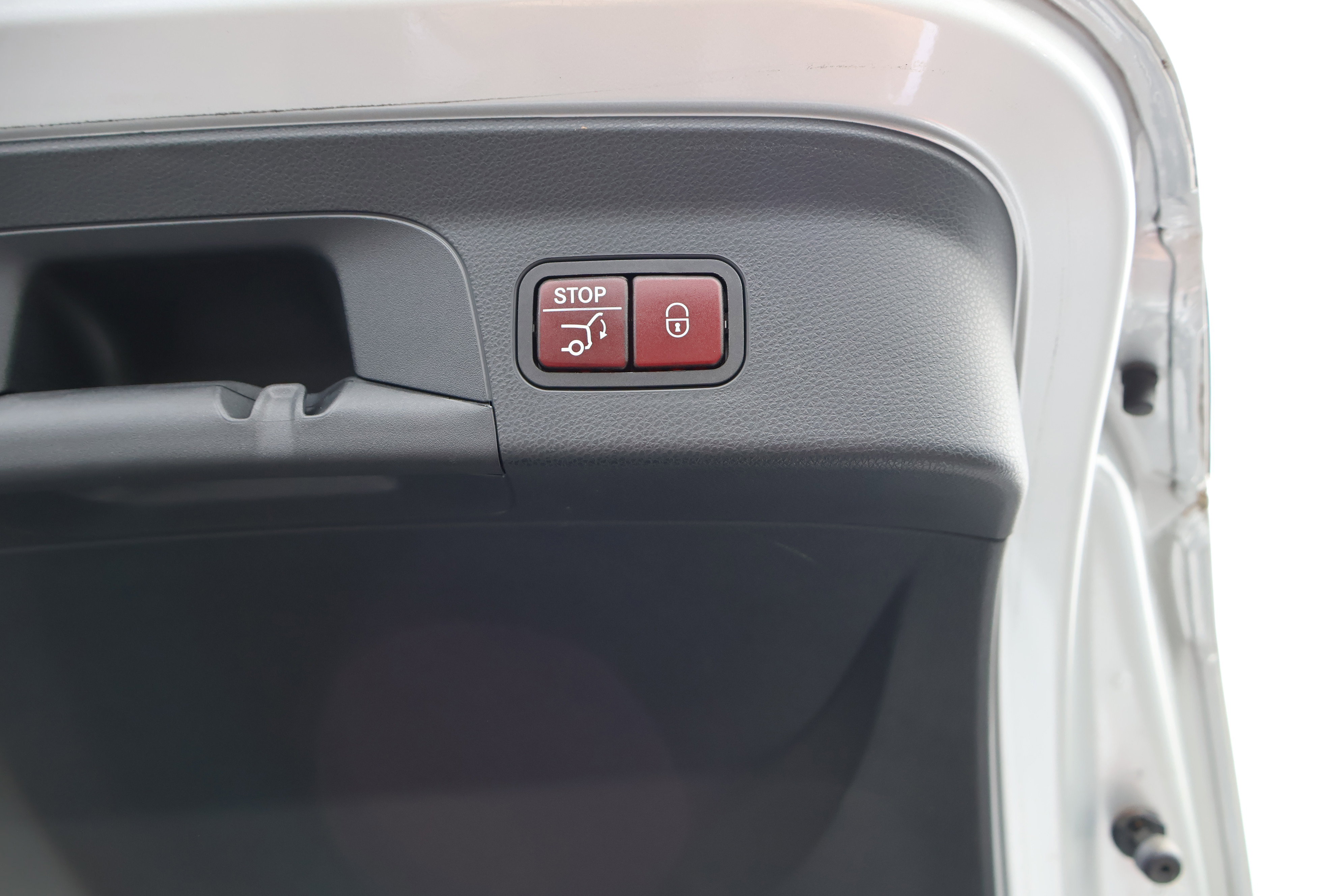 Used 2019 Mercedes-Benz GLC 300 4MATIC Coupe image 23