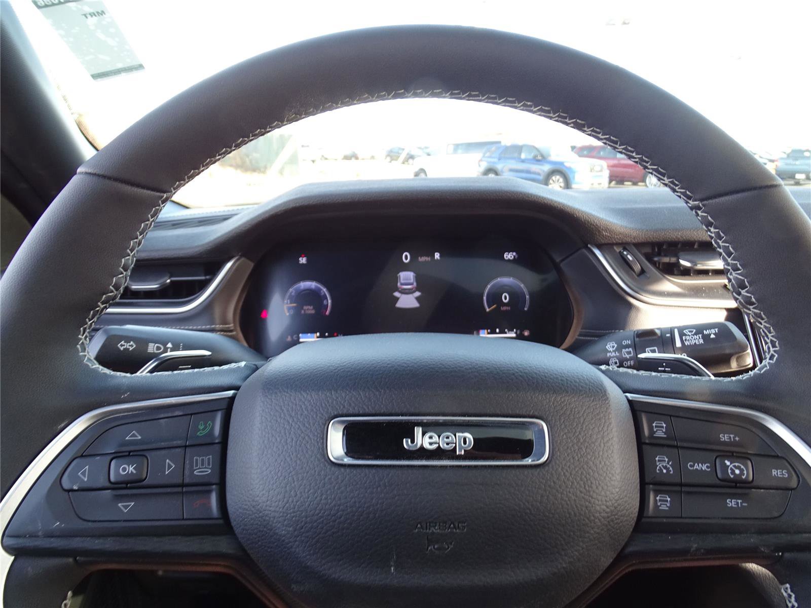 Used 2025 Jeep Grand Cherokee L Altitude image 33
