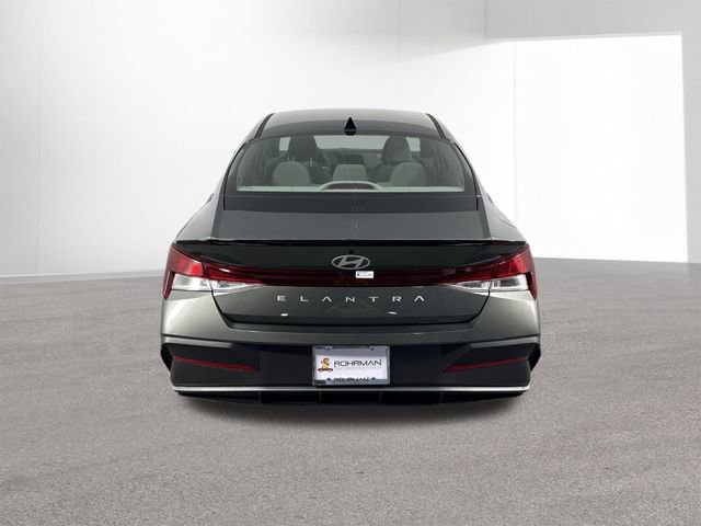 Used 2025 Hyundai Elantra Sport FWD image 40
