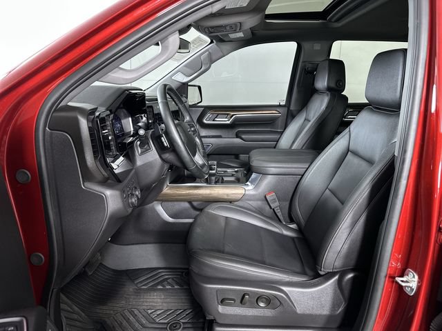 Used 2025 Chevrolet Silverado 1500 LT Trail Boss w/ Convenience Package II AWD/4WD image 20