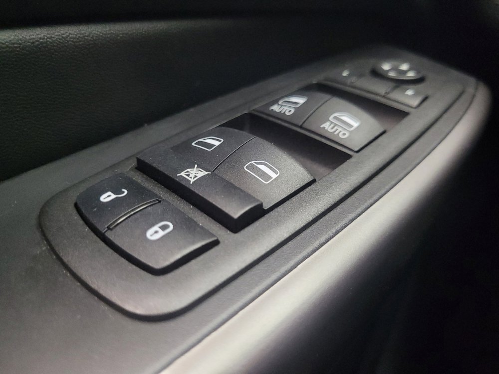 Used 2022 Jeep Cherokee Limited AWD/4WD image 27