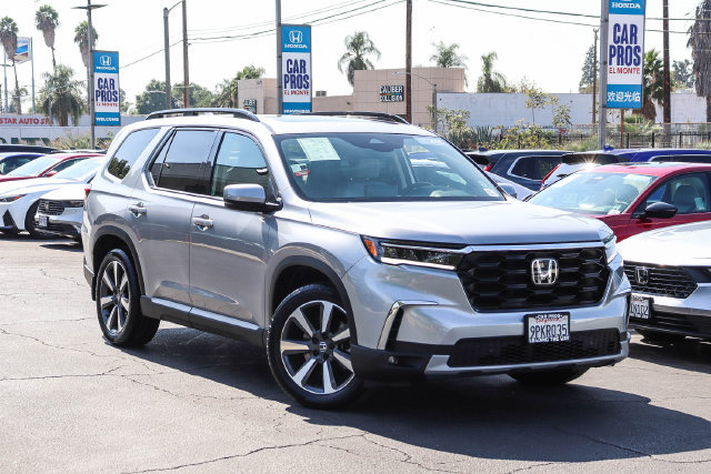 Certified 2025 Honda Pilot Touring image 2