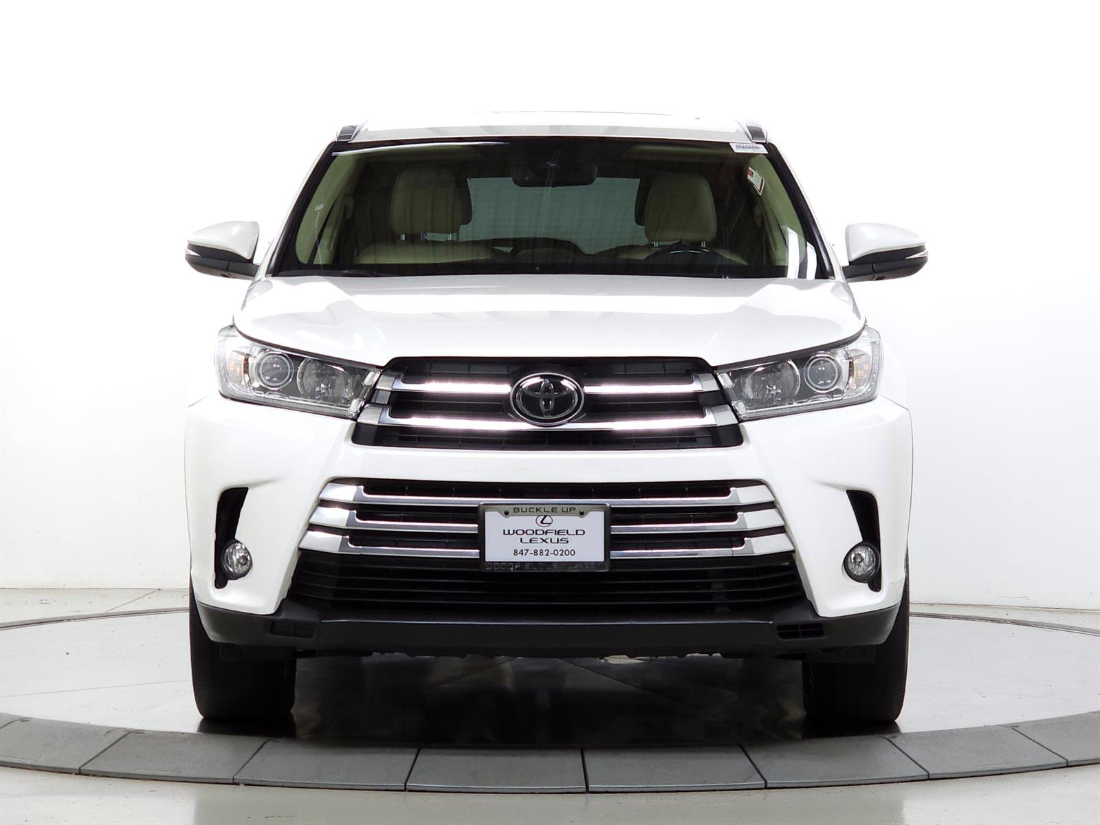 Used 2017 Toyota Highlander Limited AWD/4WD image 2