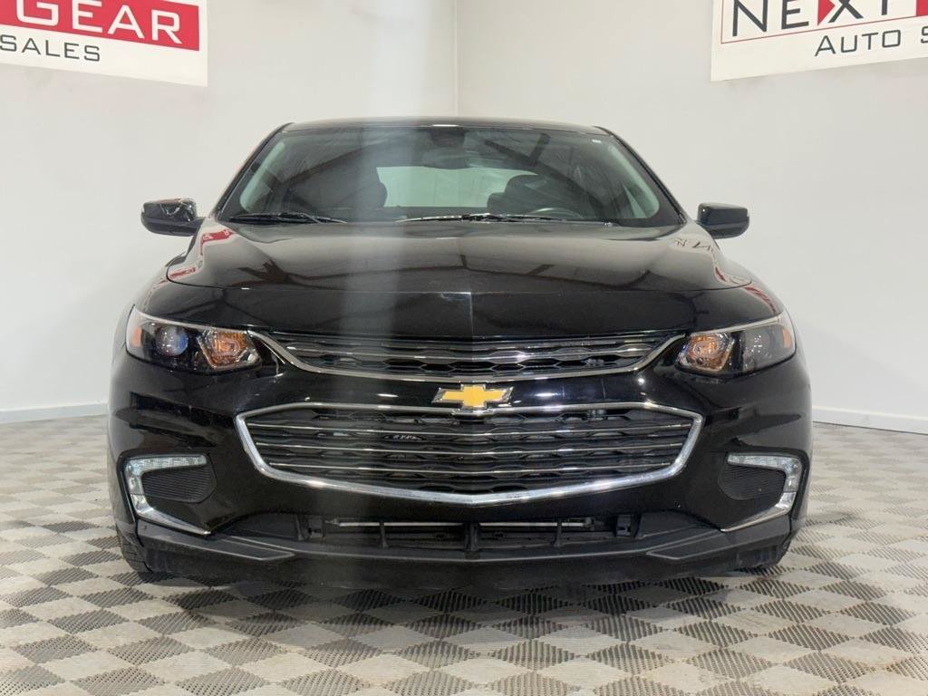 Used 2017 Chevrolet Malibu LT FWD image 4