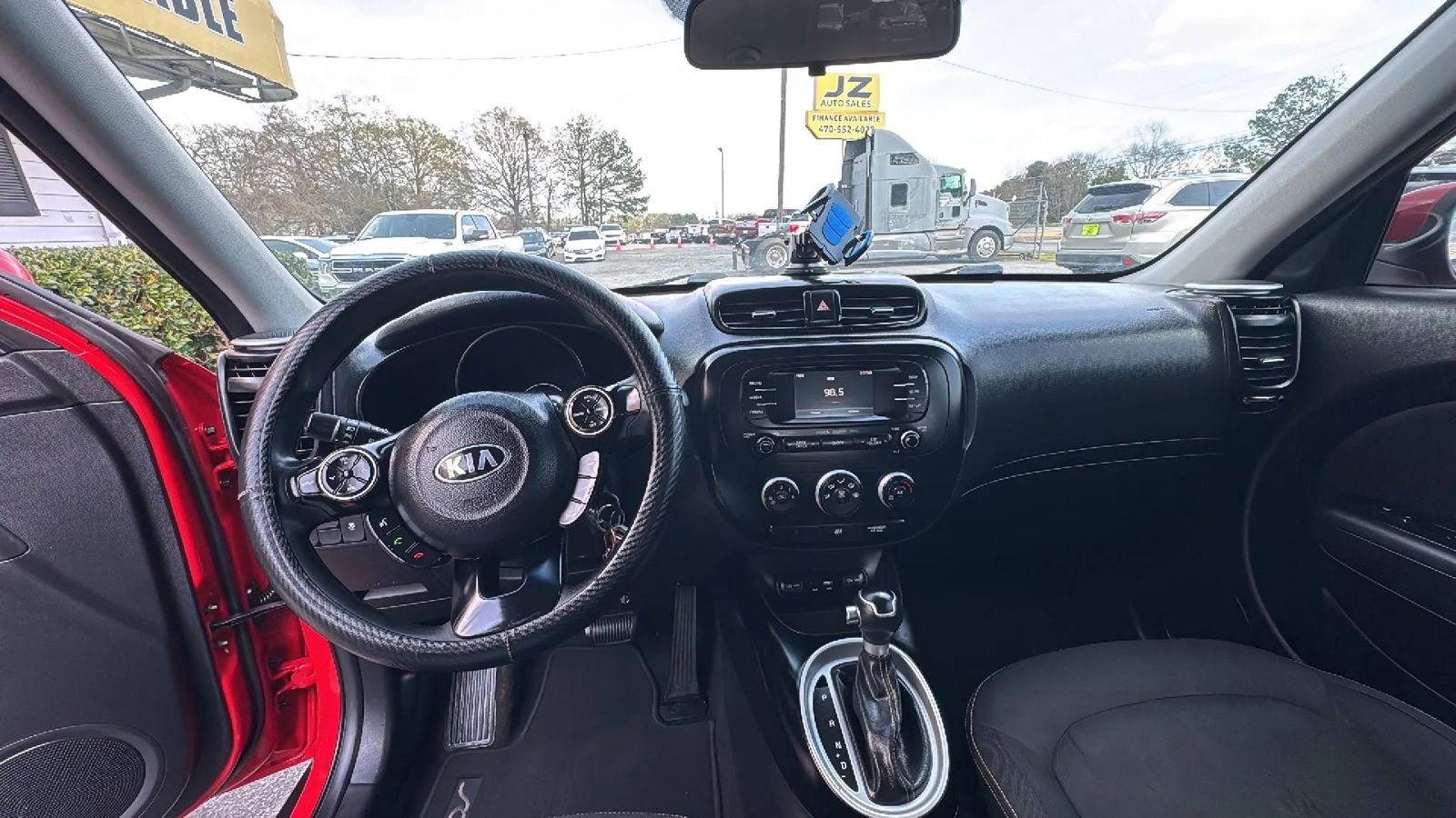 Used 2016 Kia Soul + FWD image 12