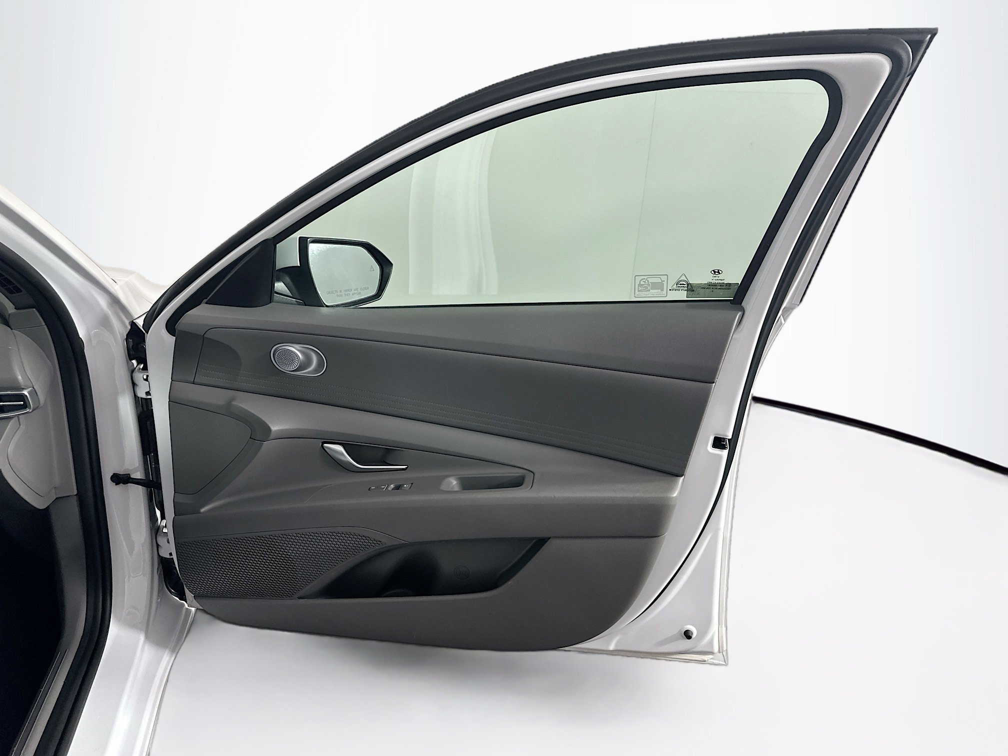 Used 2021 Hyundai Elantra SE image 30