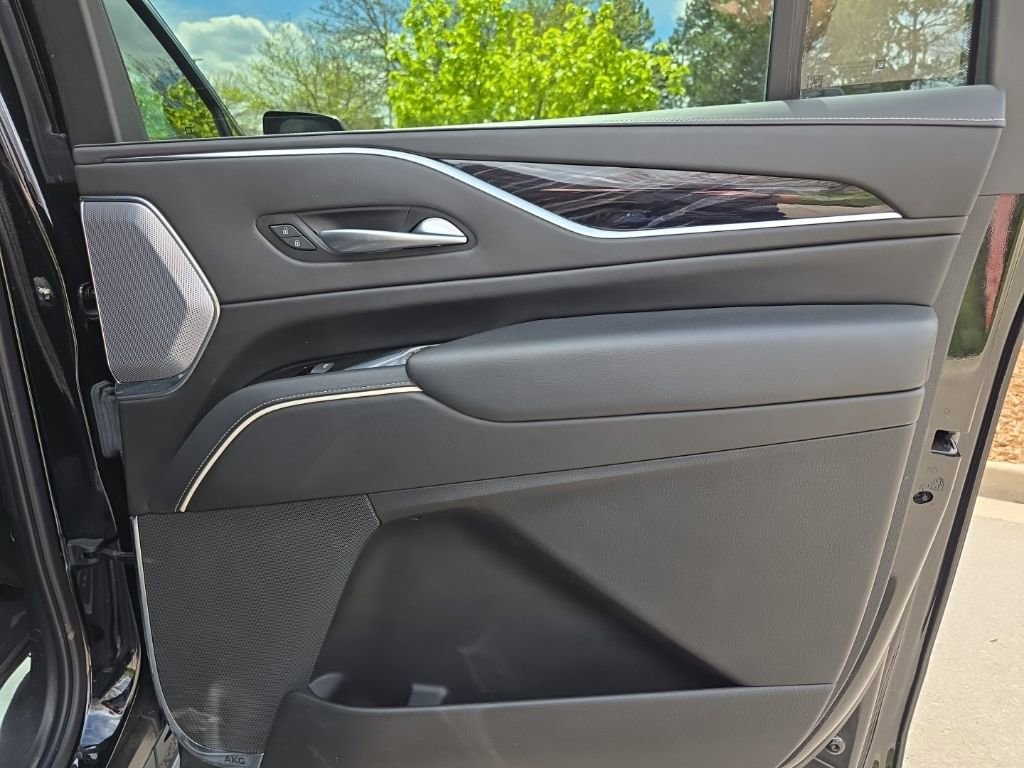 Used 2023 Cadillac Escalade ESV V image 21