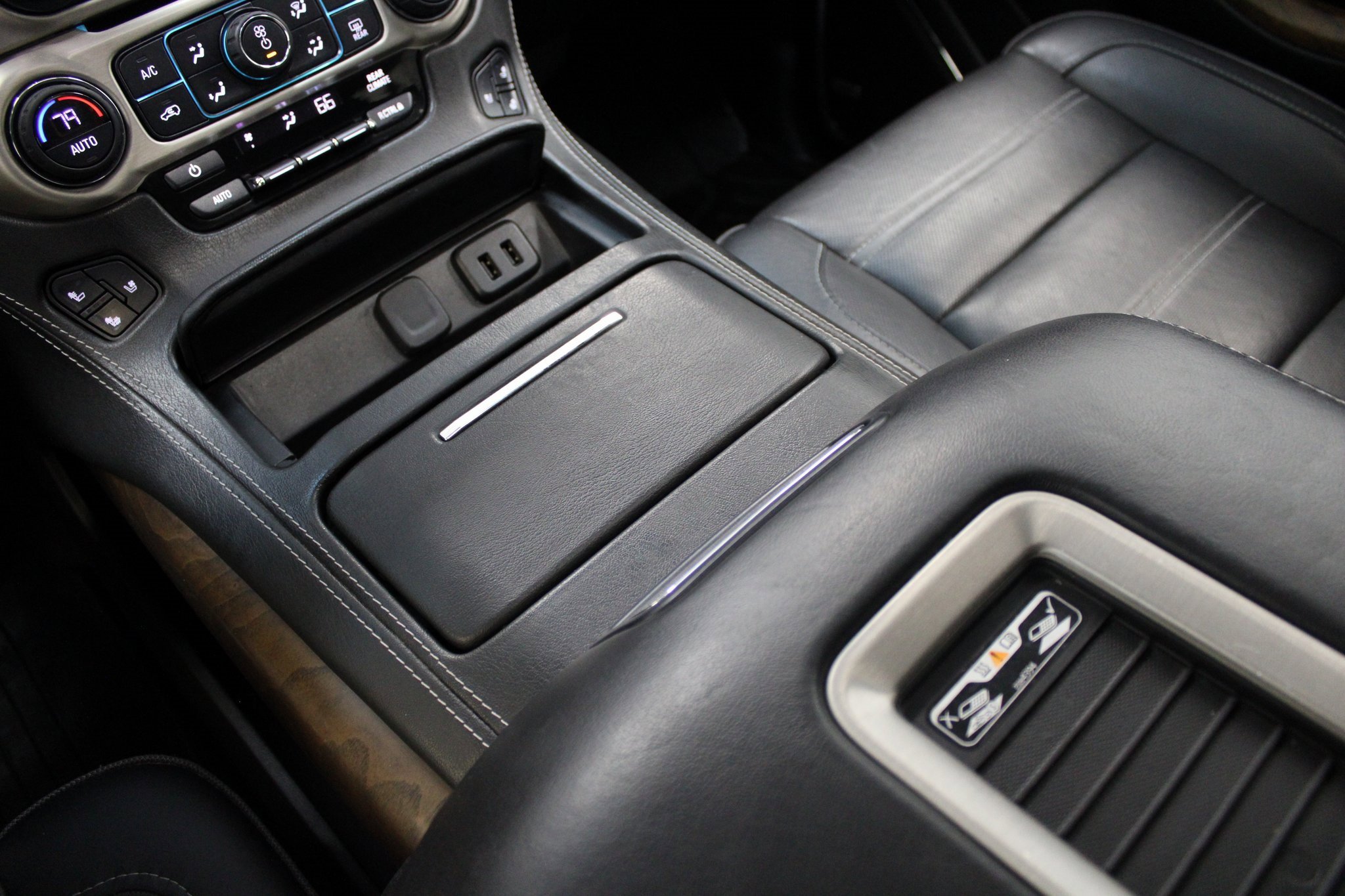 Used 2019 GMC Yukon Denali image 42