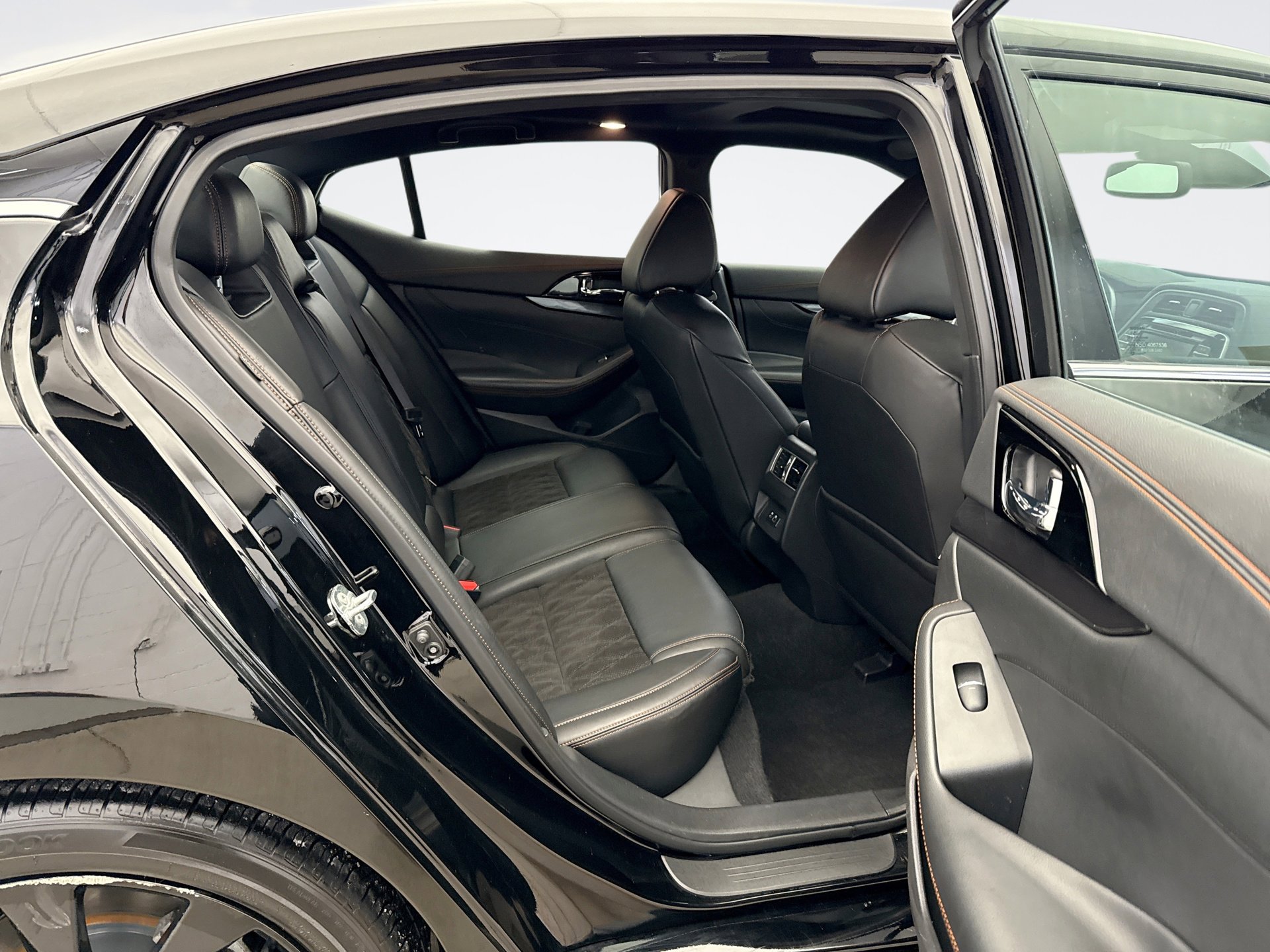 Used 2022 Nissan Maxima SR w/ Sport Mat Group image 18