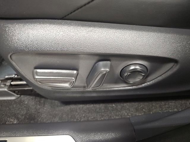 Certified 2024 Toyota Venza XLE image 19