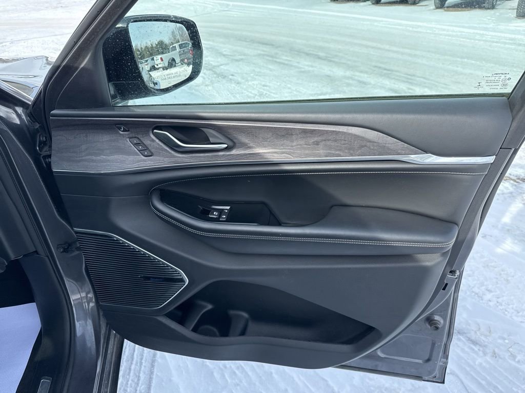 Used 2021 Jeep Grand Cherokee L Overland w/ Luxury Tech Group IV image 14