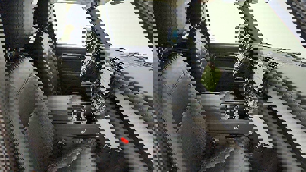 Used 2023 Land Rover Defender 130 S image 25