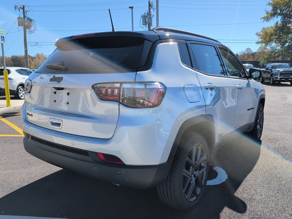 New 2026 Jeep Compass Limited image 8