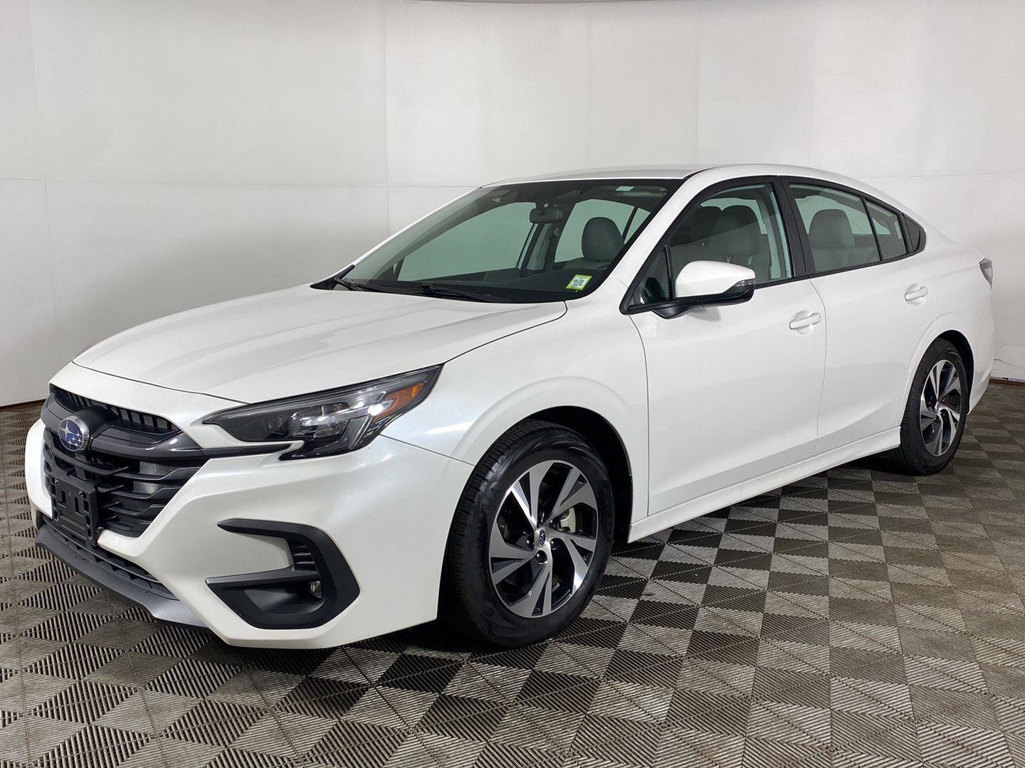 Used 2025 Subaru Legacy Premium AWD/4WD image 9