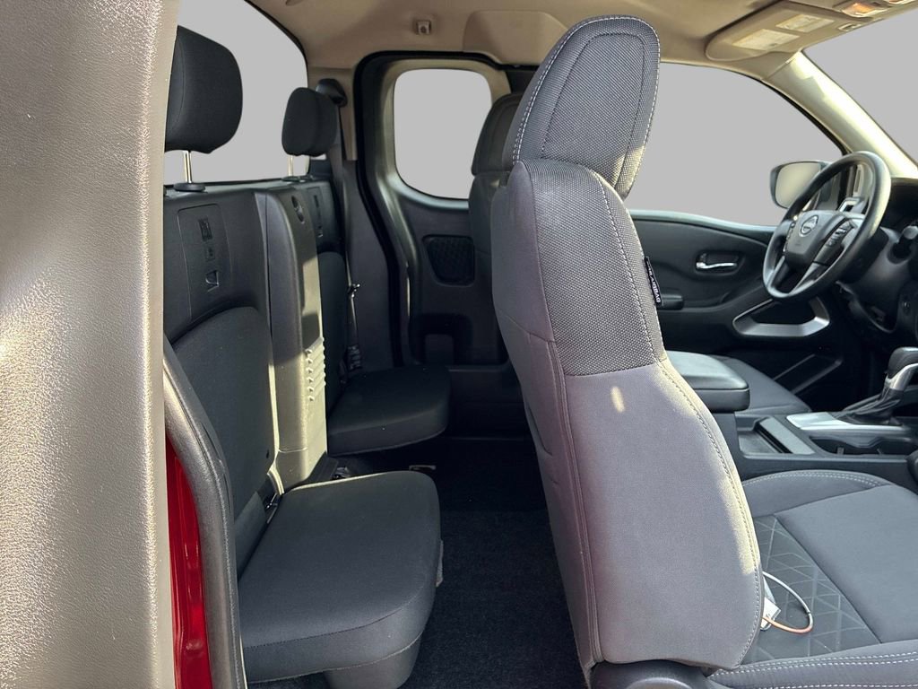 Used 2025 Nissan Frontier SV AWD/4WD image 8