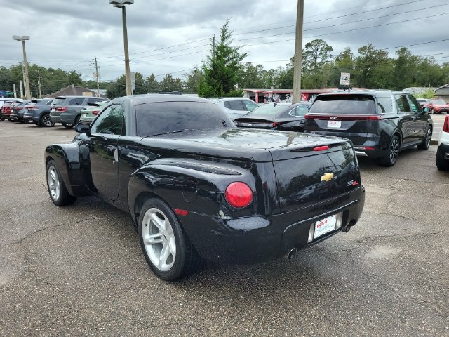 Used 2004 Chevrolet SSR w/ Preferred Equipment Group RWD image 3