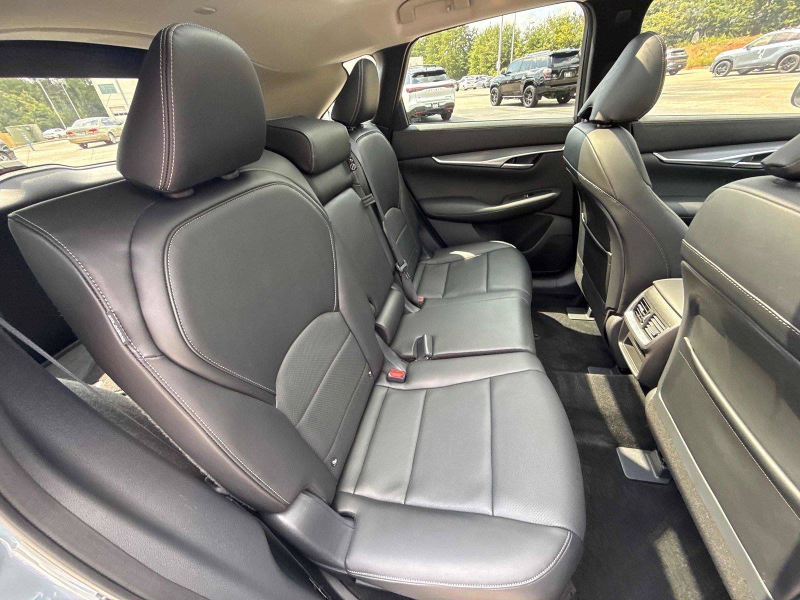 Used 2025 INFINITI QX50 Luxe w/ Accent Package AWD/4WD image 28