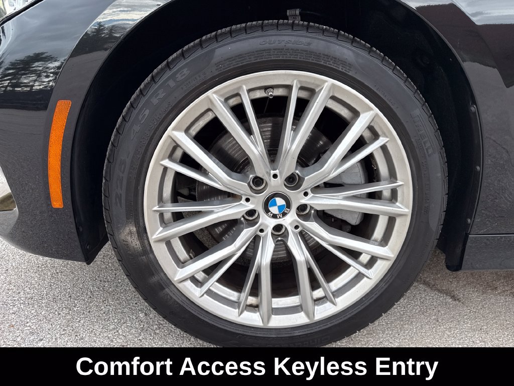 Used 2023 BMW 330i xDrive Sedan w/ Driving Assistance Package AWD/4WD image 11